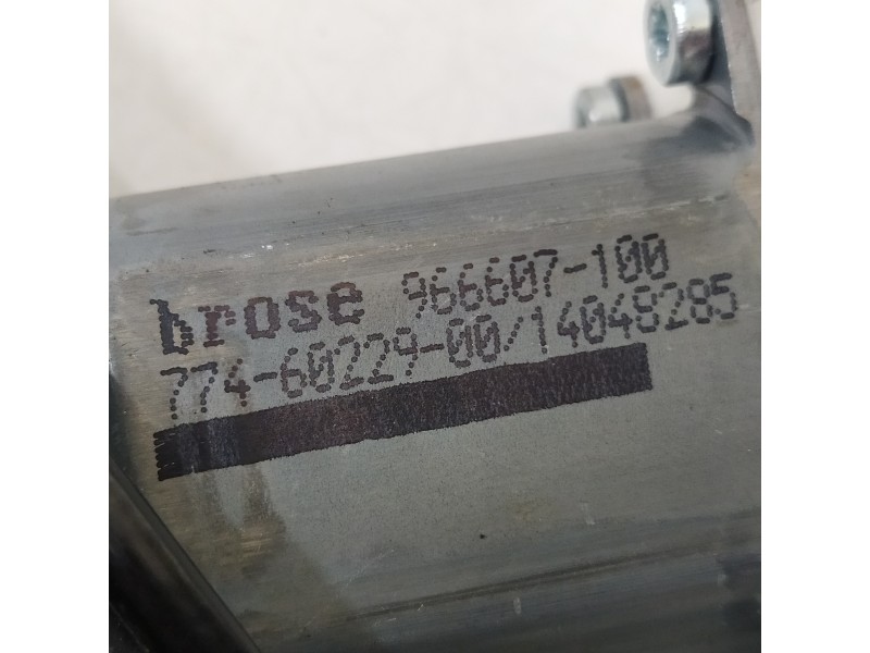 Recambio de elevalunas trasero derecho para audi a4 ber. (b8) básico referencia OEM IAM 8K0839462 8K0959812 