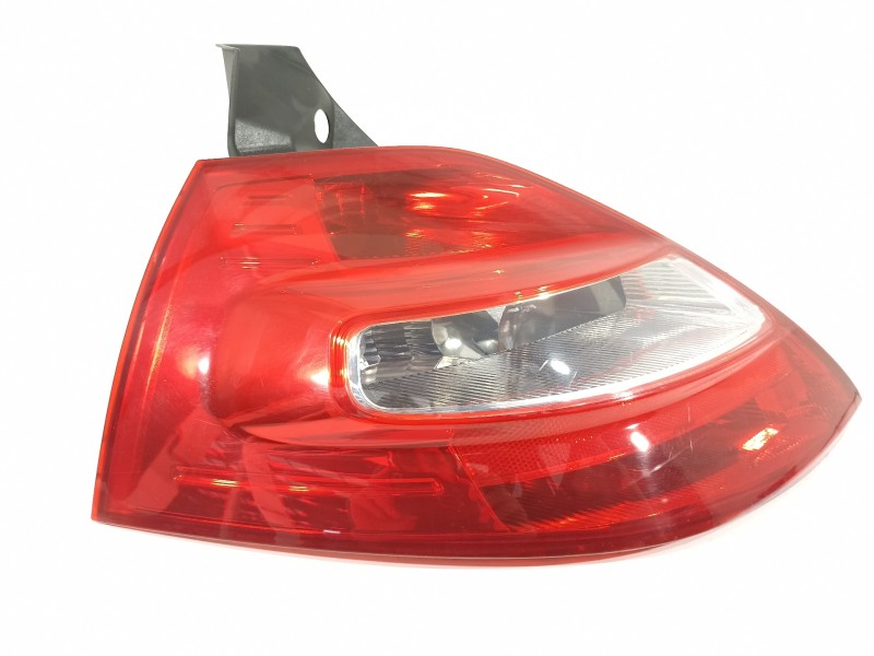 Recambio de piloto trasero izquierdo para renault megane ii berlina 5p confort dynamique referencia OEM IAM 8200413214  