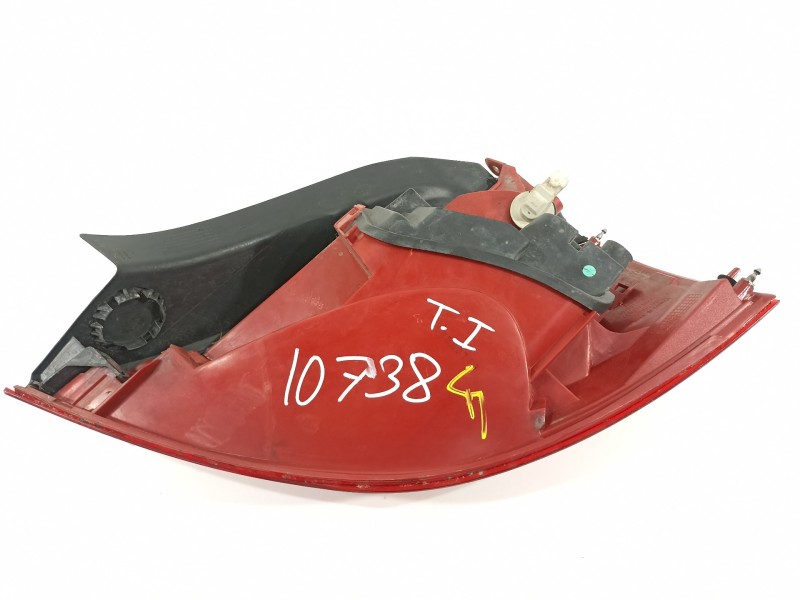 Recambio de piloto trasero izquierdo para renault megane ii berlina 5p confort dynamique referencia OEM IAM 8200413214  