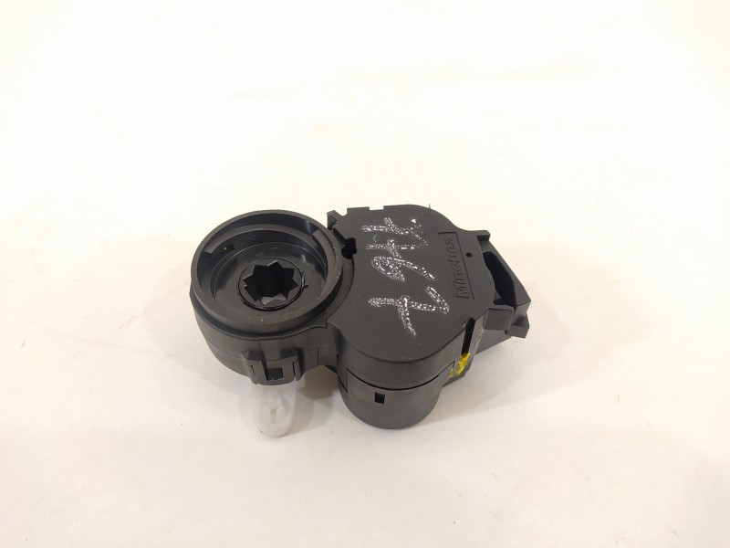 Recambio de motor apertura trampillas climatizador para dacia duster ii prestige 4wd referencia OEM IAM T32088B HAC360VLG5 