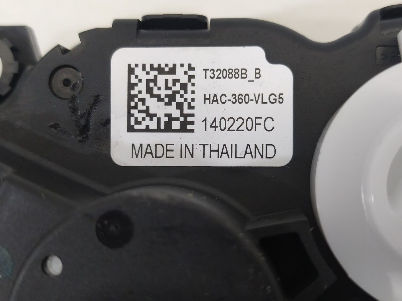 Recambio de motor apertura trampillas climatizador para dacia duster ii prestige 4wd referencia OEM IAM T32088B HAC360VLG5 