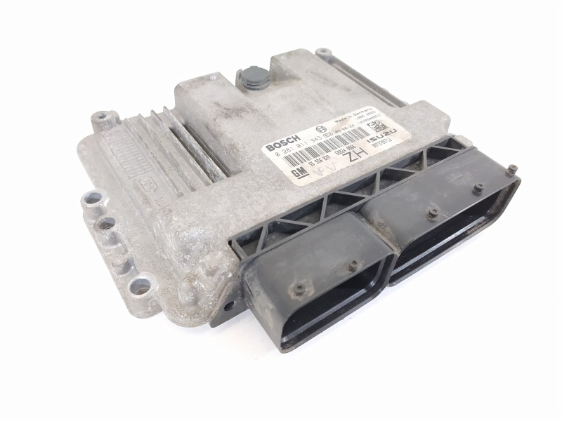 Recambio de centralita motor uce para opel astra gtc enjoy referencia OEM IAM 55556829 0281011943 8973785712
