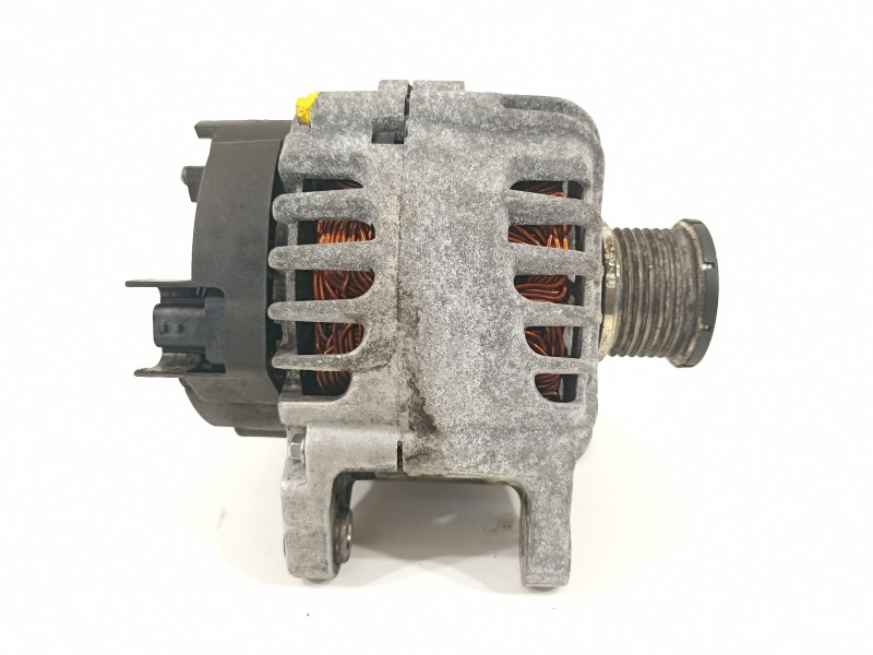 Recambio de alternador para renault trafic iii (f82) l1h1 l1h1 2,7t referencia OEM IAM 231002387R CGB11534 