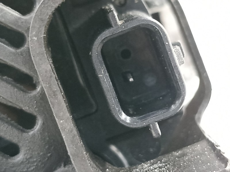 Recambio de alternador para renault trafic iii (f82) l1h1 l1h1 2,7t referencia OEM IAM 231002387R CGB11534 