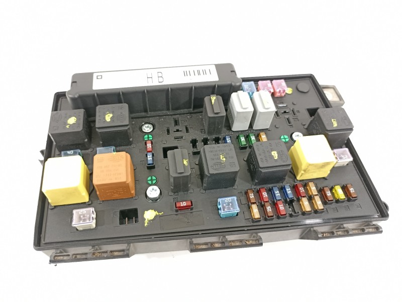 Recambio de caja reles / fusibles para opel astra h berlina cosmo referencia OEM IAM 13206754 5DK00866838 