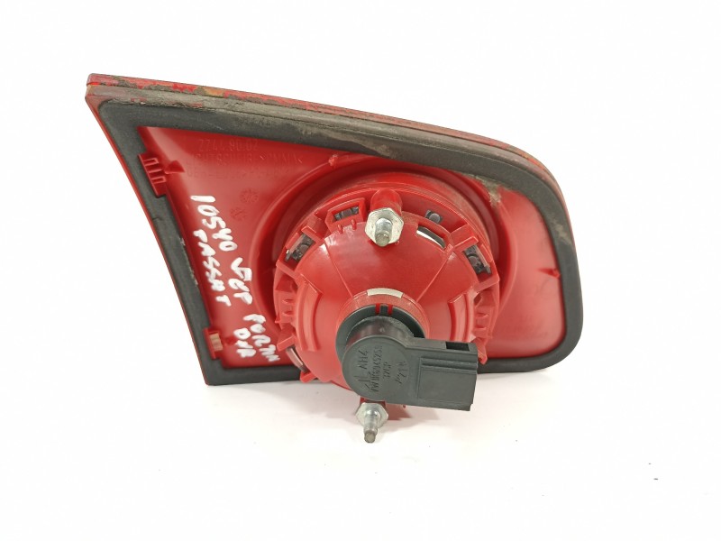 Recambio de piloto trasero derecho en porton para volkswagen passat variant (3c5) advance referencia OEM IAM 3C9945094  