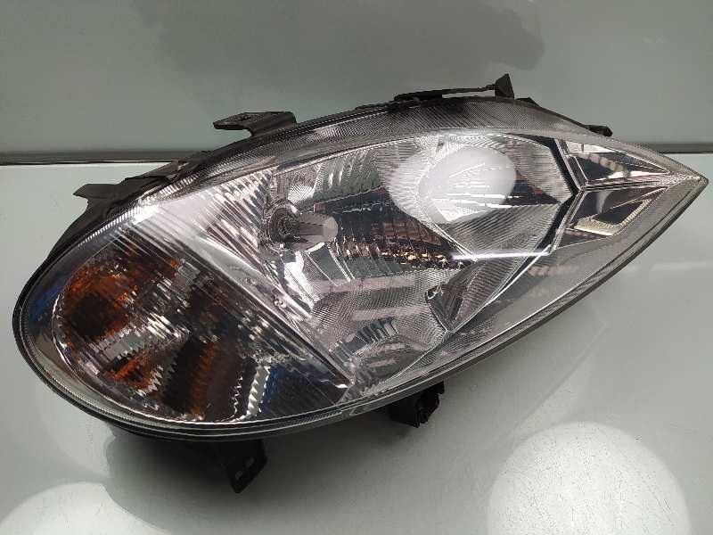 Recambio de faro derecho para renault megane i fase 2 berlina (ba0) 1.6 16v century referencia OEM IAM 7701047095  