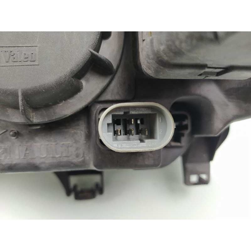 Recambio de faro derecho para renault megane i fase 2 berlina (ba0) 1.6 16v century referencia OEM IAM 7701047095  