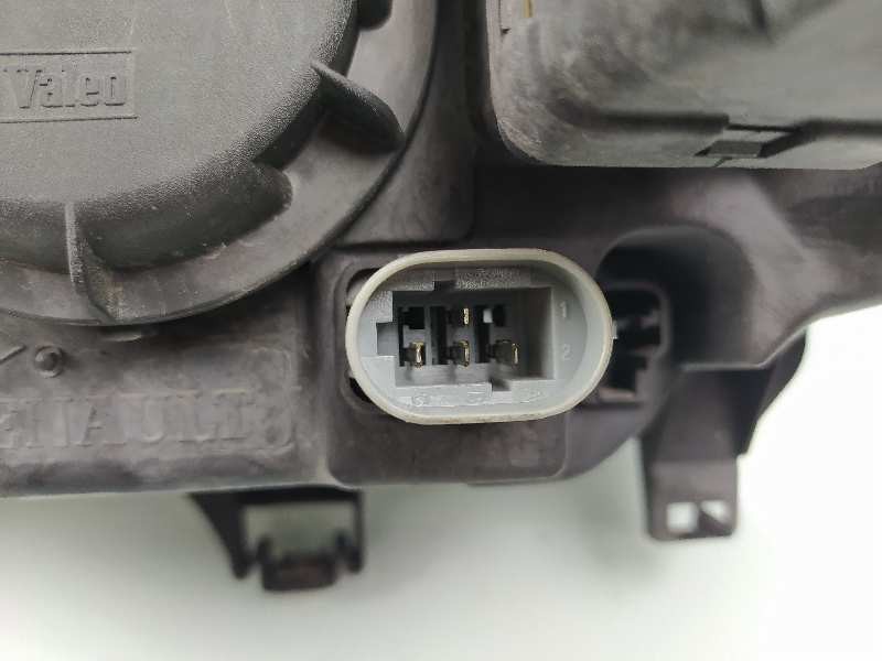 Recambio de faro derecho para renault megane i fase 2 berlina (ba0) 1.6 16v century referencia OEM IAM 7701047095  