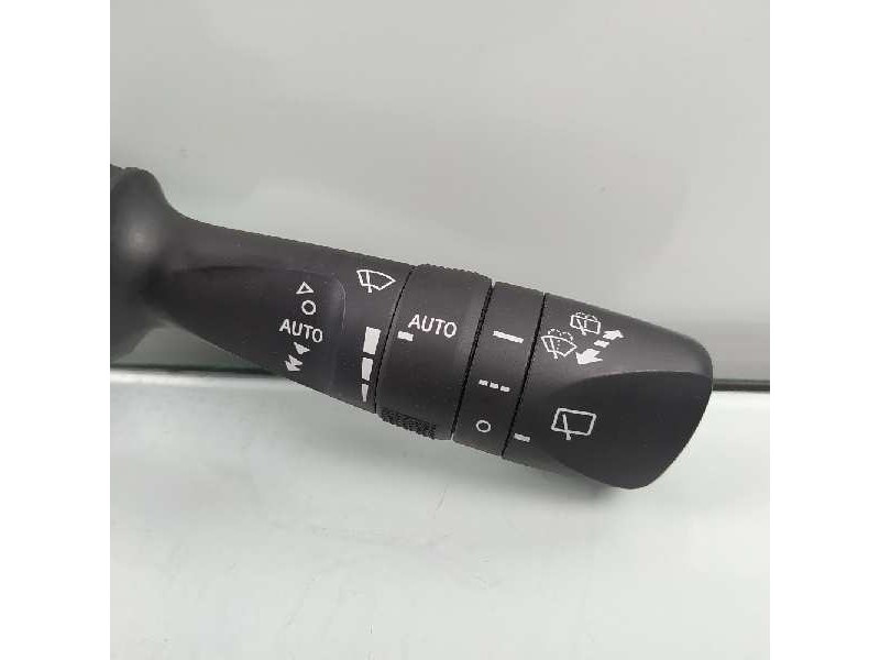 Recambio de mando limpia para toyota auris hybrid advance referencia OEM IAM 0267017F858  