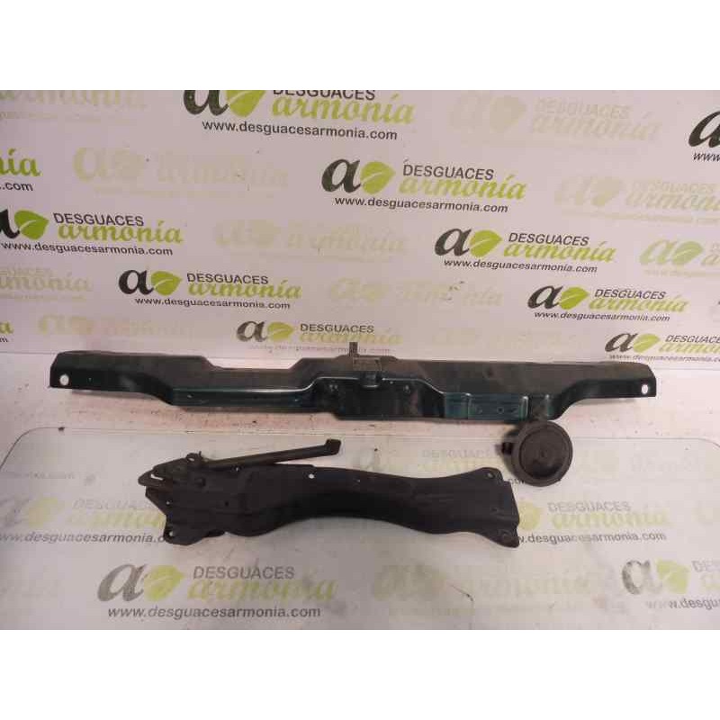 Recambio de travesaño superior para kia carnival ii 2.9 crdi lx referencia OEM IAM   