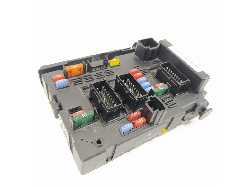 Recambio de caja reles / fusibles para peugeot 206 berlina quicksilver referencia OEM IAM 9657608780 BSMB3 