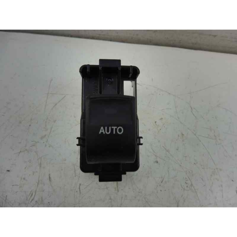 Recambio de mando elevalunas trasero derecho para toyota auris hybrid advance referencia OEM IAM 192801  