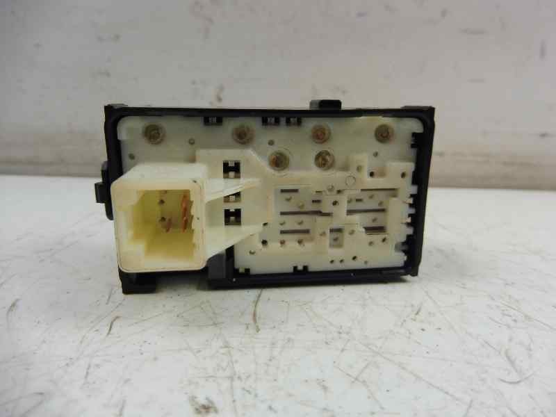 Recambio de mando elevalunas trasero derecho para toyota auris hybrid advance referencia OEM IAM 192801  