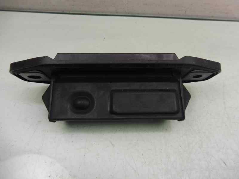 Recambio de maneta exterior porton para toyota auris hybrid advance referencia OEM IAM 15C878  