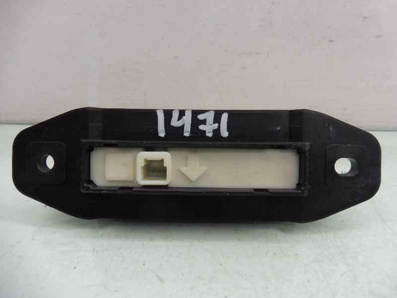 Recambio de maneta exterior porton para toyota auris hybrid advance referencia OEM IAM 15C878  