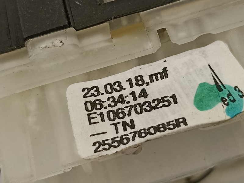 Recambio de mando limpia para renault captur limited referencia OEM IAM 25567985R  