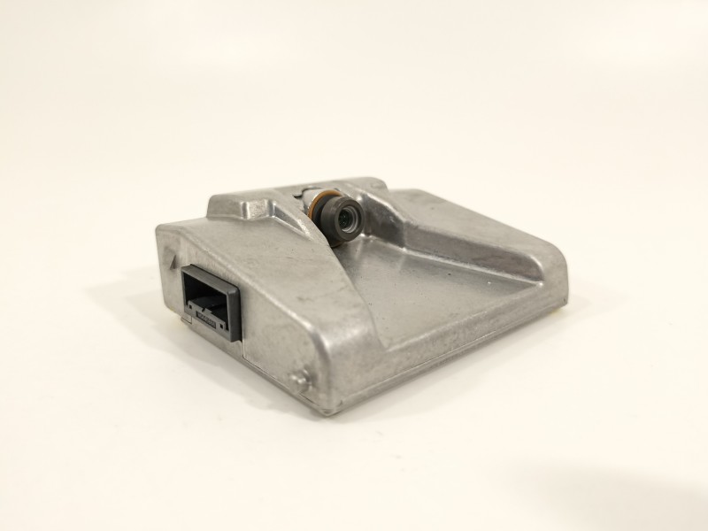 Recambio de camara para kia sportage drive 2wd referencia OEM IAM 95895F1000  