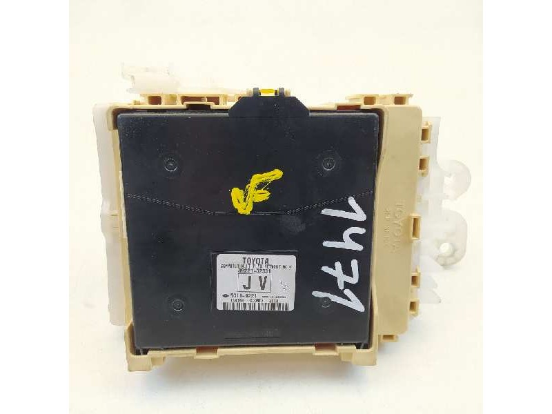 Recambio de caja reles / fusibles para toyota auris hybrid advance referencia OEM IAM 63583367 8273012X80A 8922102331