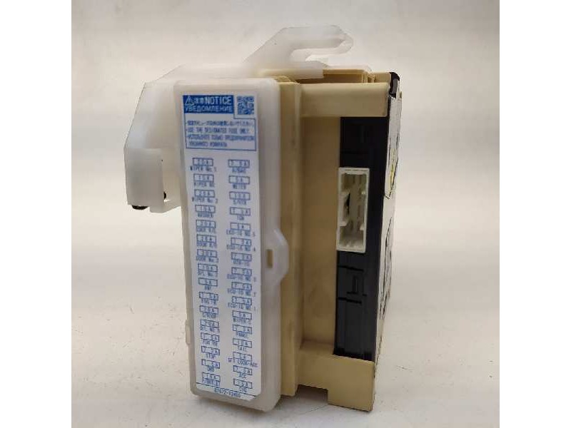 Recambio de caja reles / fusibles para toyota auris hybrid advance referencia OEM IAM 63583367 8273012X80A 8922102331