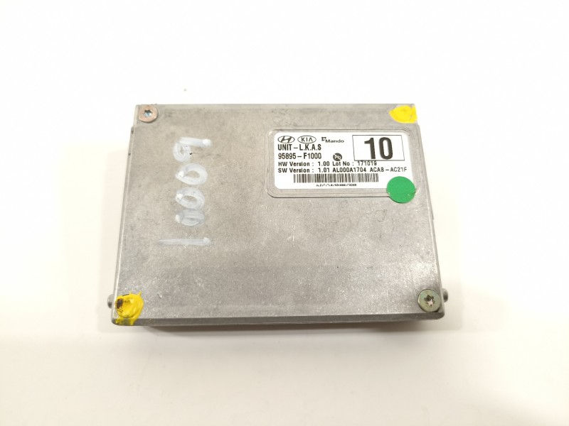 Recambio de camara para kia sportage drive 2wd referencia OEM IAM 95895F1000  