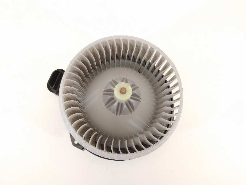Recambio de ventilador calefaccion para toyota auris hybrid advance referencia OEM IAM AV2727008084  