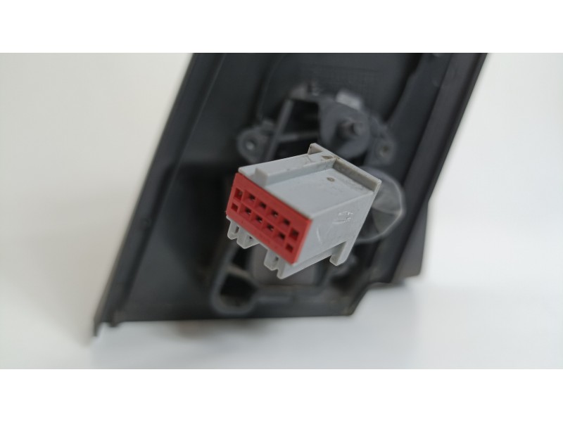 Recambio de retrovisor derecho para ford focus lim. (cb4) business referencia OEM IAM 1728295  