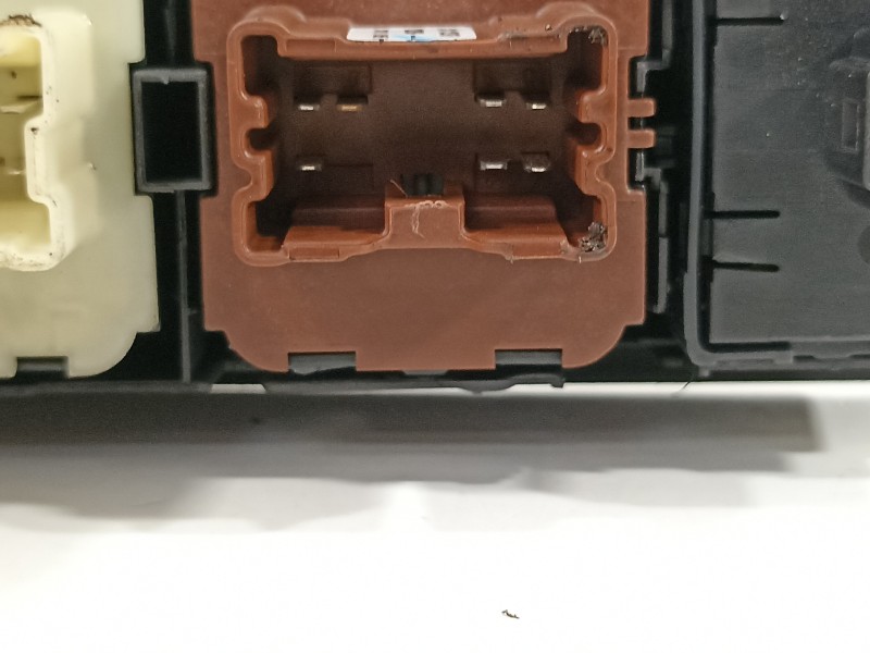 Recambio de mando elevalunas delantero izquierdo para renault captur limited referencia OEM IAM 254118722R 254113300R 254291224R