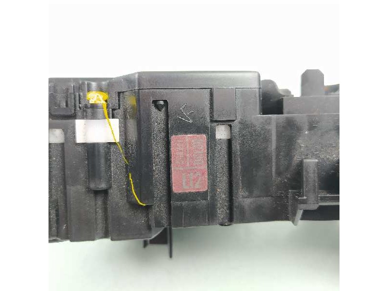 Recambio de mando luces para toyota auris hybrid advance referencia OEM IAM 0272017F852  