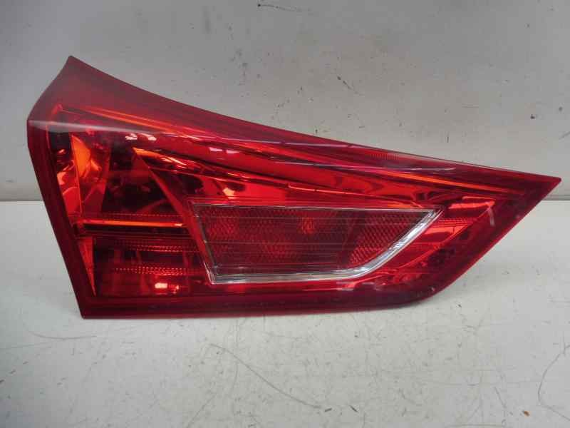 Recambio de piloto trasero izquierdo en porton para toyota auris hybrid advance referencia OEM IAM 8127002230  