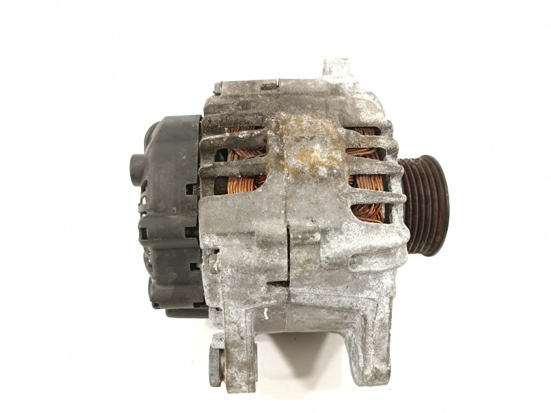 Recambio de alternador para kia sportage basic 4x2 referencia OEM IAM 373002B600  