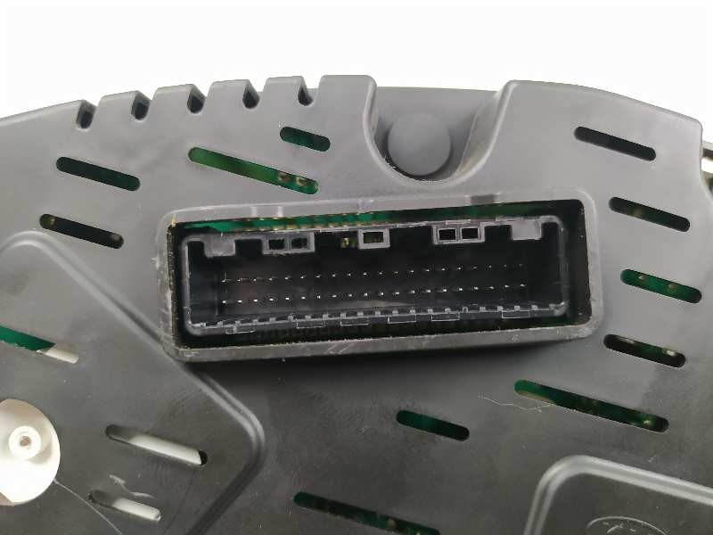 Recambio de cuadro instrumentos para kia sportage basic 4x2 referencia OEM IAM 940033U415  