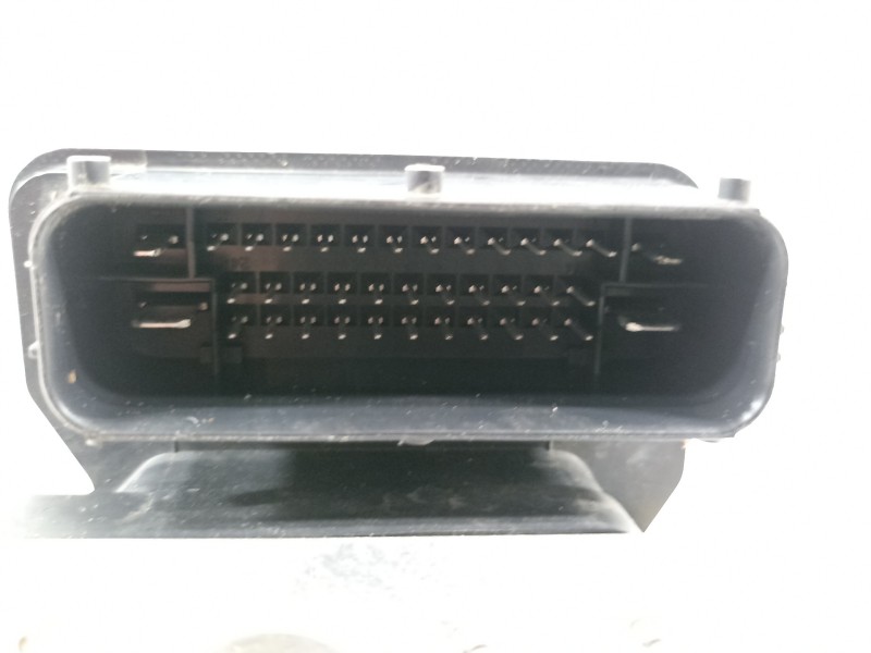 Recambio de abs para kia sportage basic 4x2 referencia OEM IAM 589203U300  