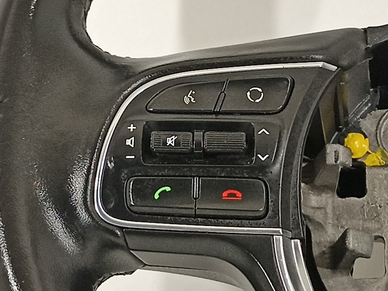 Recambio de volante para kia sportage drive 2wd referencia OEM IAM 56100F1130SA1  