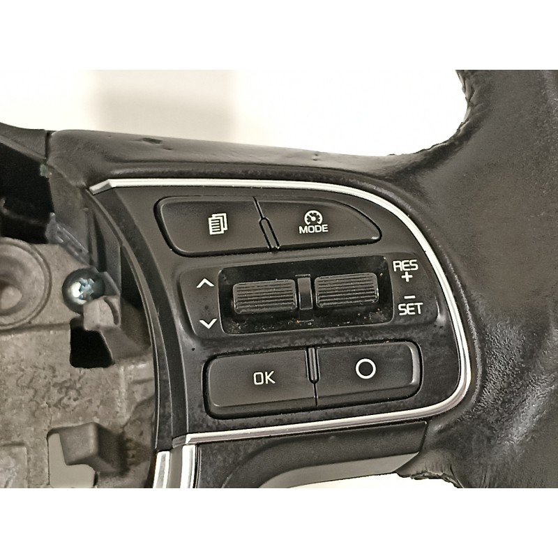 Recambio de volante para kia sportage drive 2wd referencia OEM IAM 56100F1130SA1  