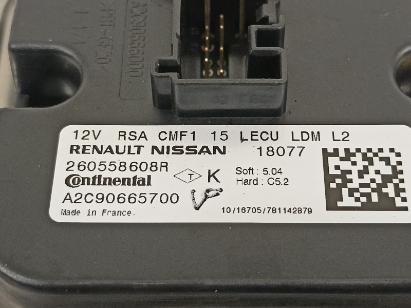 Recambio de centralita faros xenon para renault captur limited referencia OEM IAM 260558608R  