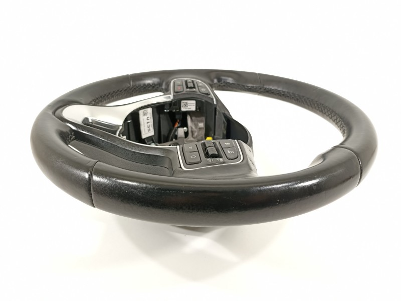 Recambio de volante para kia sportage drive 2wd referencia OEM IAM 56100F1130SA1  