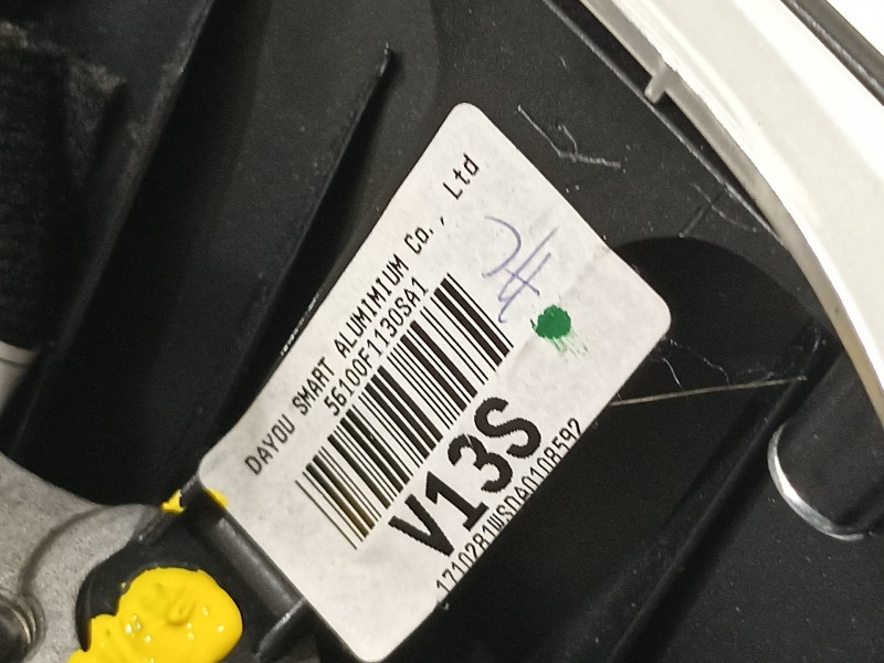 Recambio de volante para kia sportage drive 2wd referencia OEM IAM 56100F1130SA1  