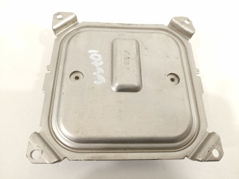 Recambio de centralita faros xenon para renault captur limited referencia OEM IAM 260558608R  