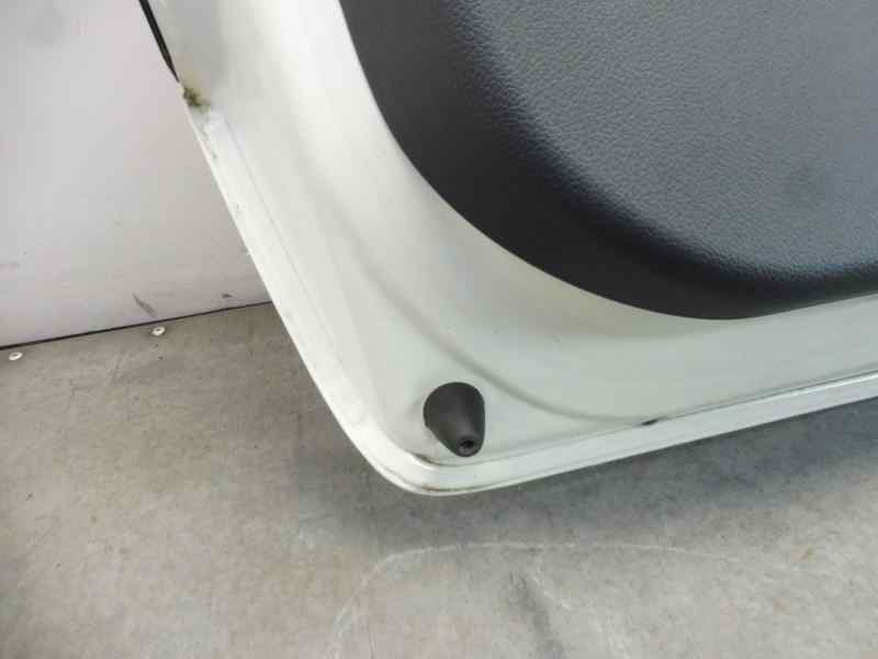 Recambio de porton trasero para kia rio drive referencia OEM IAM   