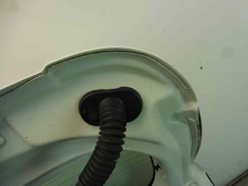 Recambio de porton trasero para kia rio drive referencia OEM IAM   