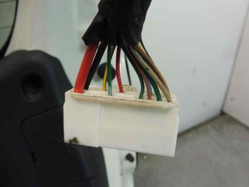 Recambio de porton trasero para kia rio drive referencia OEM IAM   