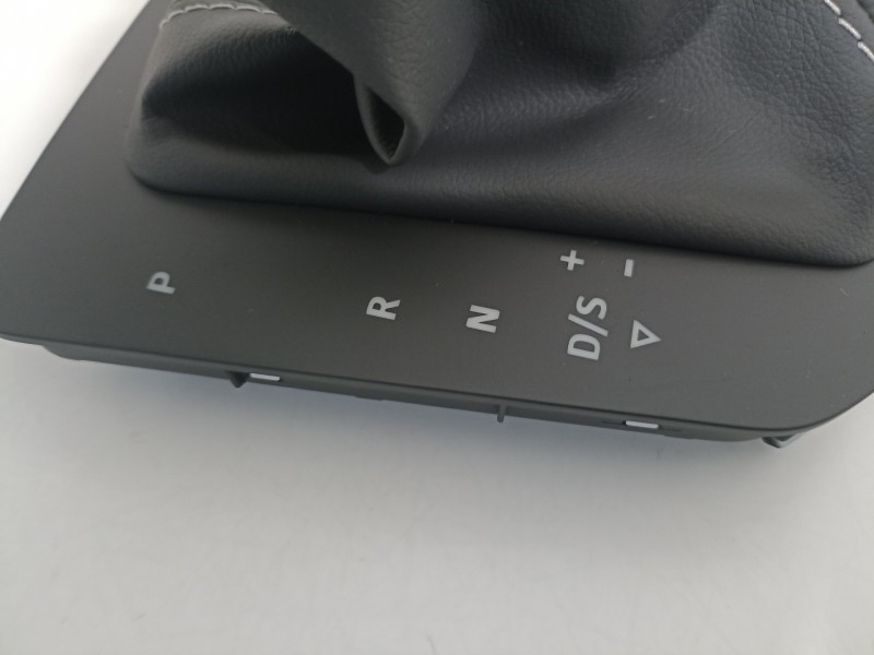Recambio de pomo palanca cambio para seat arona xperience referencia OEM IAM 6F1713203  