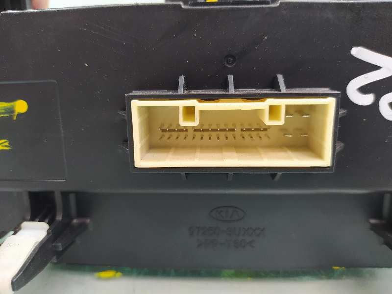 Recambio de mando calefaccion / aire acondicionado para kia sportage basic 4x2 referencia OEM IAM 972503U001  