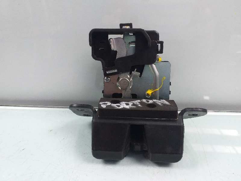 Recambio de cerradura maletero / porton para kia sportage basic 4x2 referencia OEM IAM 812303W000  