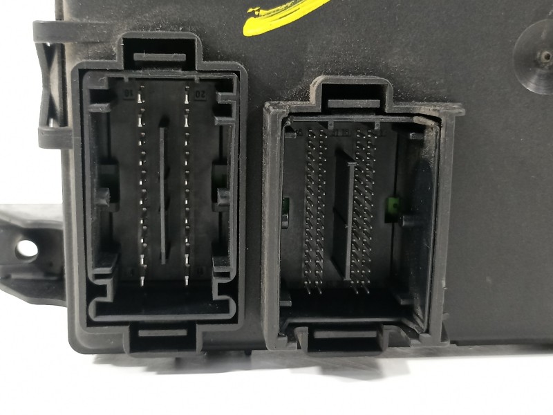 Recambio de caja reles / fusibles para opel corsa d cosmo referencia OEM IAM 13142241 28084929 