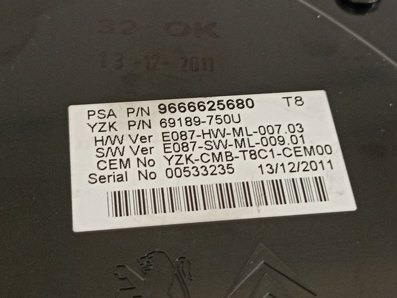 Recambio de cuadro instrumentos para peugeot 5008 premium referencia OEM IAM 9666625680  