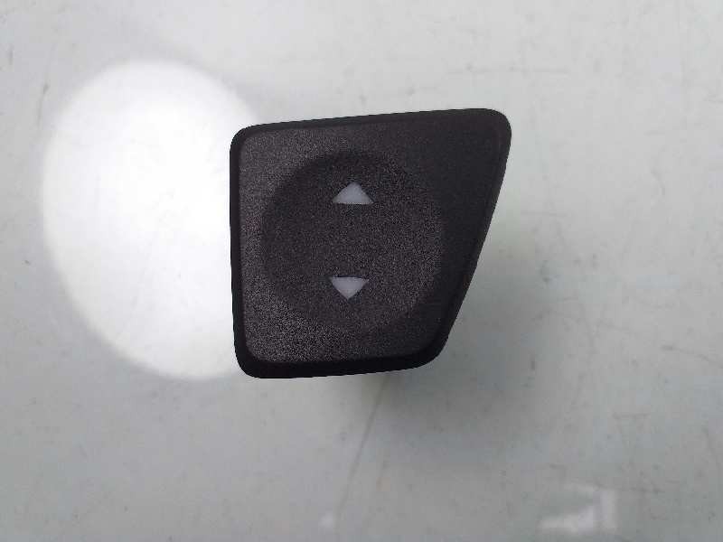 Recambio de mando elevalunas delantero derecho para fiat nuova 500 (150) lounge referencia OEM IAM 3050634311C  