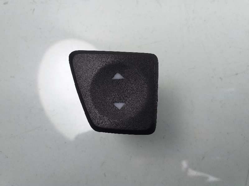 Recambio de mando elevalunas delantero izquierdo para fiat nuova 500 (150) lounge referencia OEM IAM 3050600312A  