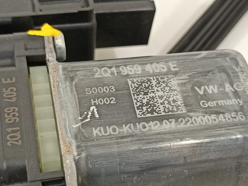 Recambio de elevalunas delantero izquierdo para seat ibiza (kj1) style go referencia OEM IAM 6F0837461C 2Q1959405E 